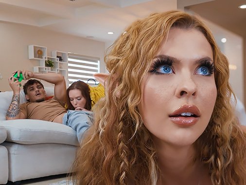 Поц красава - сложно концентрироваться на игре с девушкой и наяривать её подругу